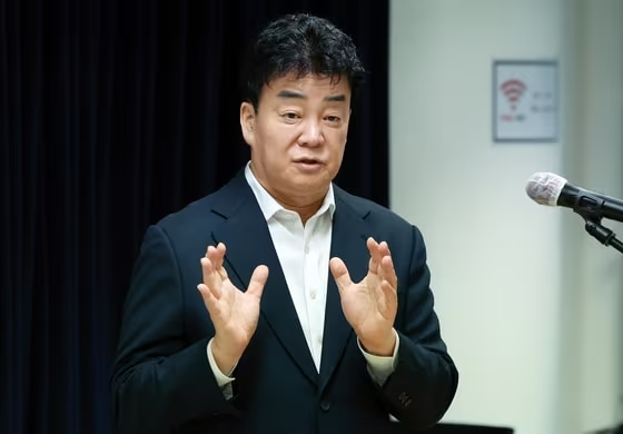 <b>백종원</b>, '<b>갑질 논란</b>' <b>김재환</b> PD에 정면 대응 선언! 4시간 반... 