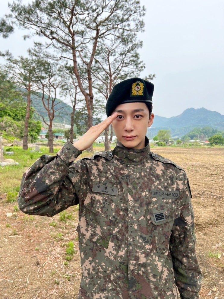 <b>몬스타엑스 형원</b>, 군 복무 마치고 <b>전역</b>… 완전체로 컴백