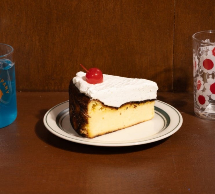  종각카페 ㅣ 학사다방 ㅣ 종각 예쁜 카페 추천 ㅣ 밀크티 디저트 맛집 ㅣ 종로카페