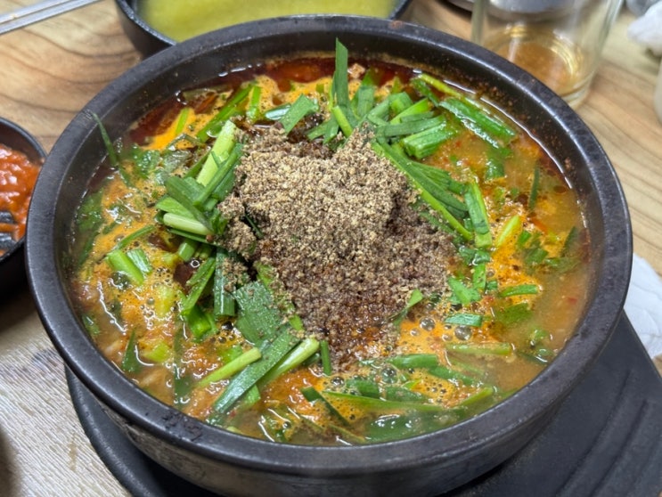  대전 맛집 부모님 모시고 식사, 가족 모임, 친목 모임, 회식 장소 고민될 땐 서원골 유황오리가 좋은 선택이 될 거예요.