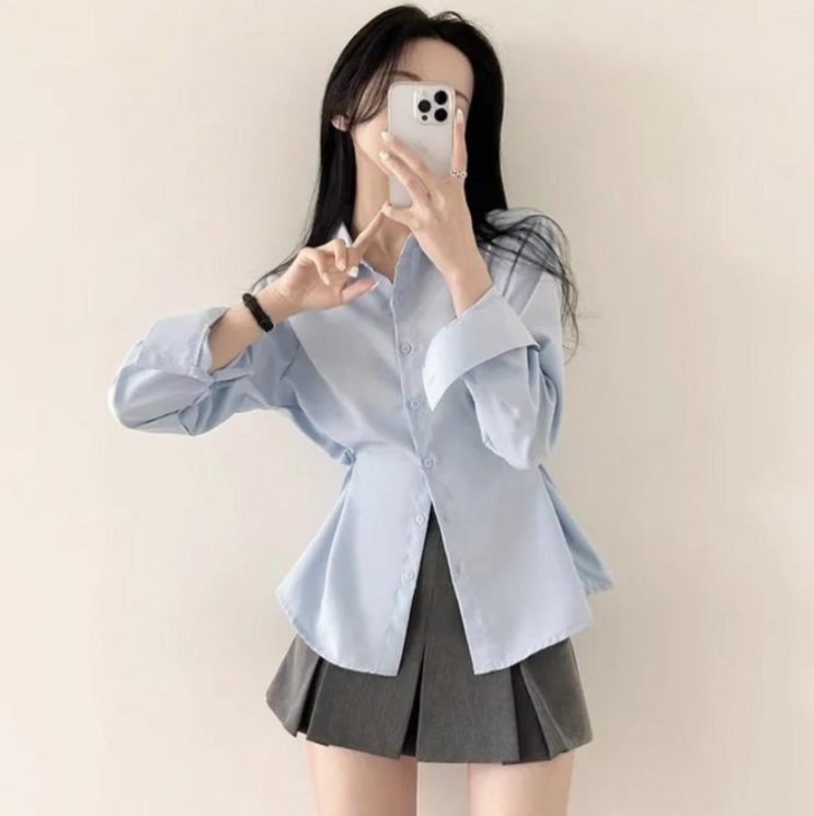  봄철, 허리 날씬해 보이는 여자셔츠