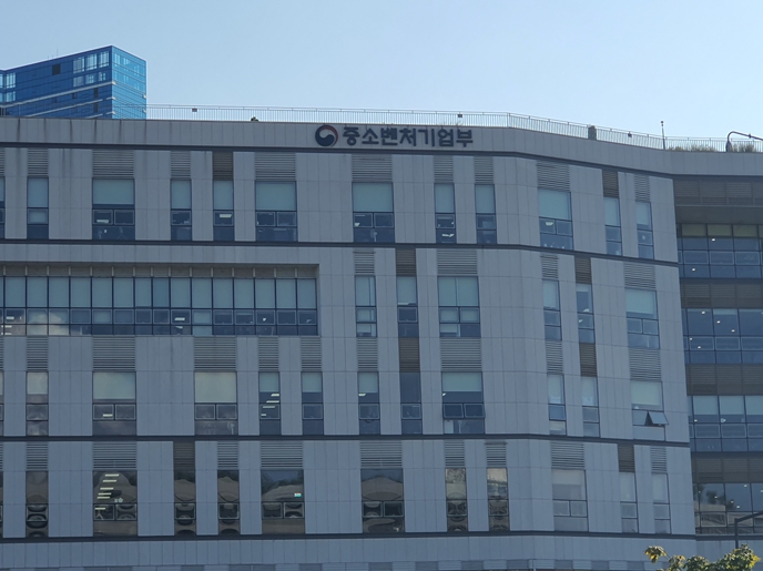 중기부, 소상공인 활력 회복 위해 대규모 추가 지원