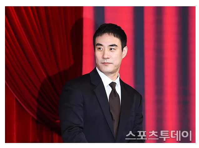'웃음'으로 덮어보는 '음주운전'…<b>배성우</b>, '<b>SNL 코리아</b>' 출연... 
