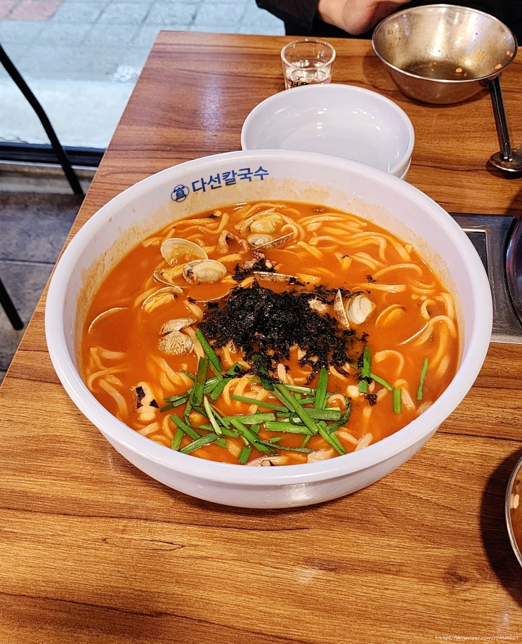  웨이팅 필수 수원 맛집 칼국수가 특별한 다선칼국수
