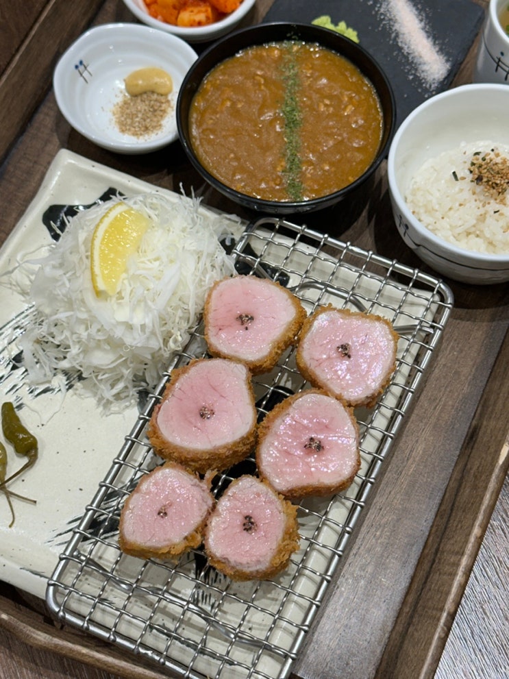  첨단 맛집 입에서 살살 녹는 돈까스 돈카츠인정