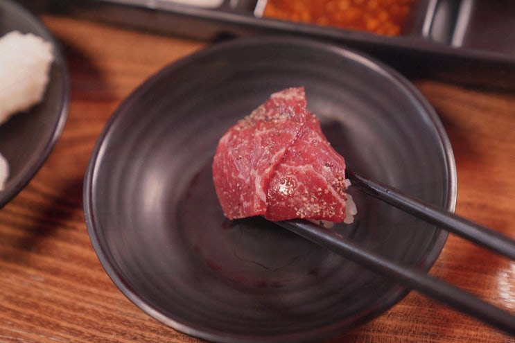  화양동맛집! 육회한연어 건대점에서 연어와 육회 무한리필