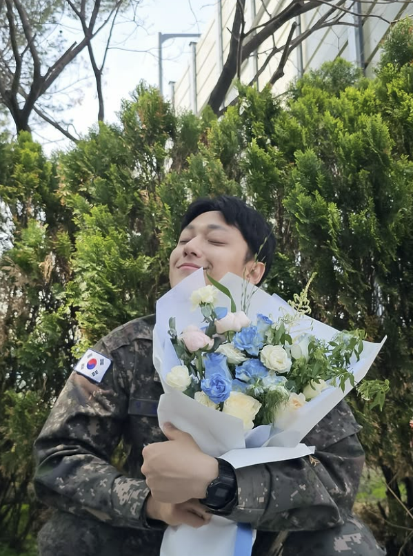‘임지연’ 곁 돌아온 이도현 “사랑합니다” 전역 소감