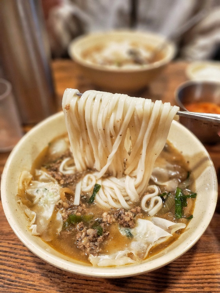  서울 여행 코스 맛집 명동교자 본점 주말 방문