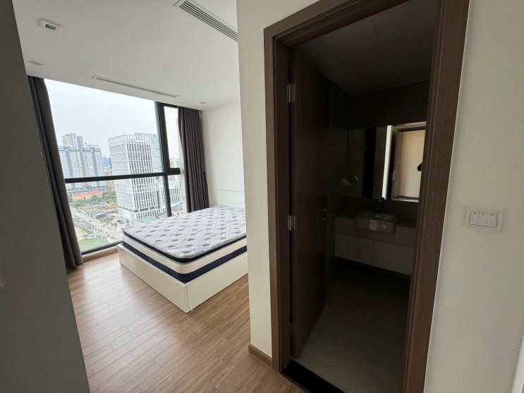  하노이 스카이레이크 S2 155 6라인 4룸 풀옵션 호수전망 좋은 아파트 임대 알려드립니다 ( VINHOMES SKYLAKE )