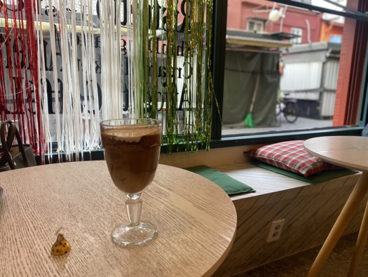  커피 엣 마켓 _ 신당중앙시장 커피 맛집