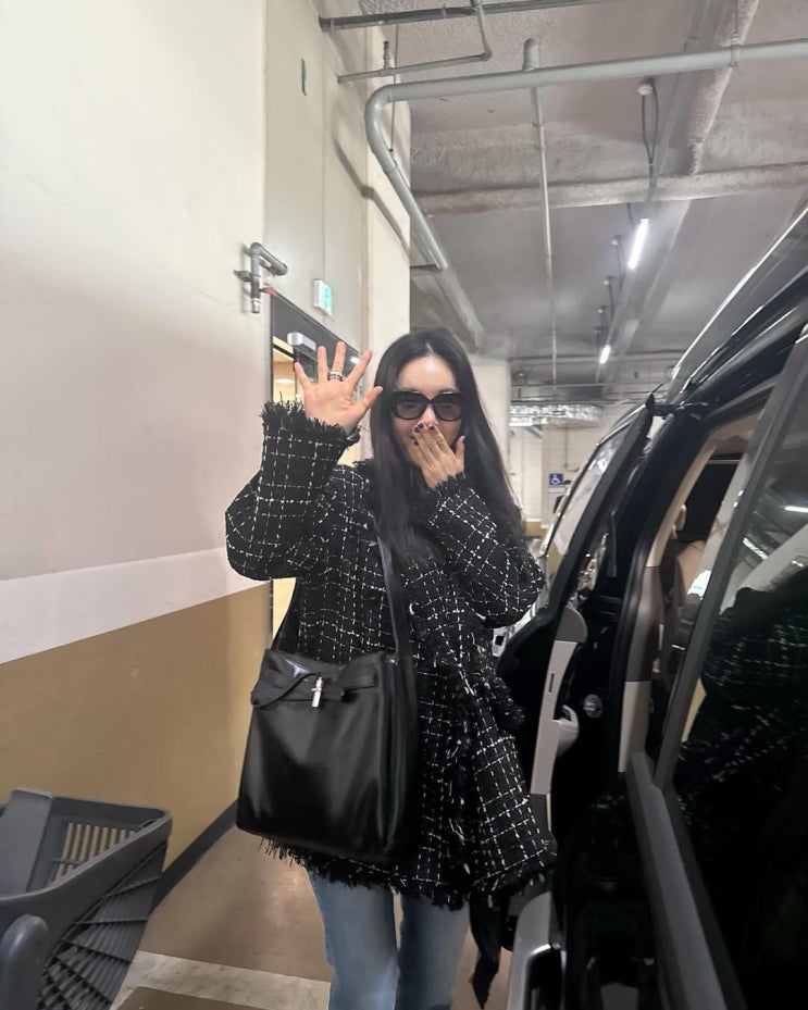  해피 바이러스 장영란과 함께한 40대 엄마들의 인기 백화점 브랜드 보부상 가방으로 중저가로 사랑받는 쿠론 여자 숄더백