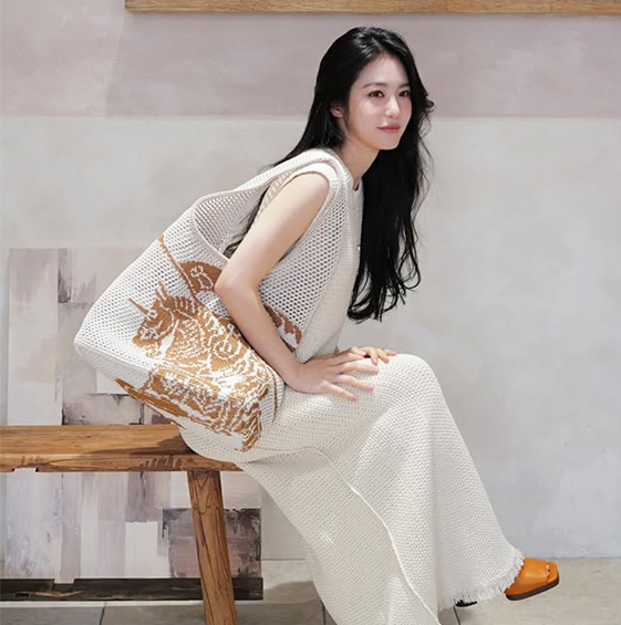  올 여름 유행할 패션 신예은 크로셰 스타일