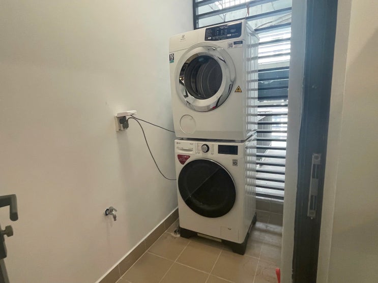  하노이 스카이레이크 S1 2룸 풀옵션 2300만동 좋은 아파트 임대 알려드립니다 ( VINHOMES SKYLAKE )