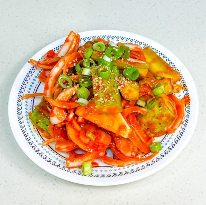 밥반찬으로 새콤달콤 류수영 오이무침 어때요?