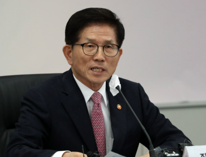 <b>김문수</b> 대선 후보 <b>계엄</b> 사태 공식적인 사과,윤석열 전 대통령... 