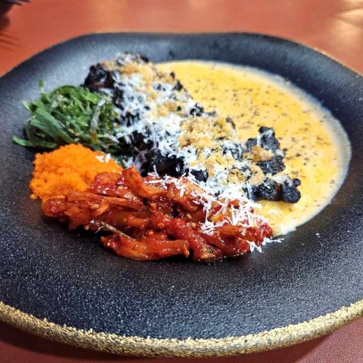  홍대 야장 술집 백억살롱 블랙프라이드수육 맛집 feat. 새로신상 다래소주