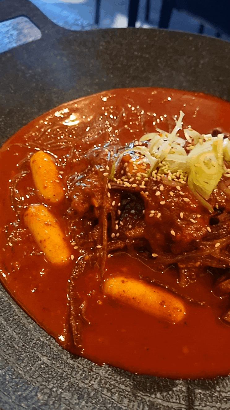  망원역 닭발 찐맛집 | 여기 먹으면 다른 곳 못먹음, 뭉치포차닭발전문점