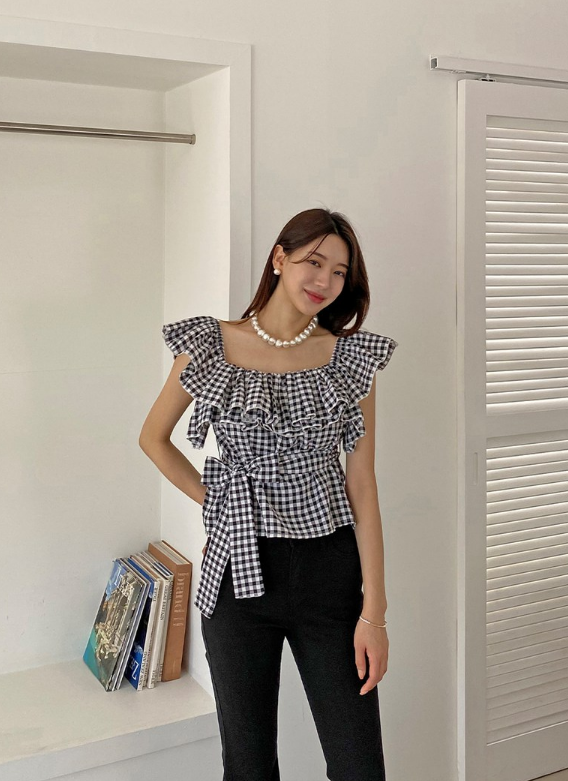 남자들이 좋아하는 여름 여자 친구룩으로 가벼우면서 스타일링하기 좋은 쉬폰 프릴 블라우스 코디 추천