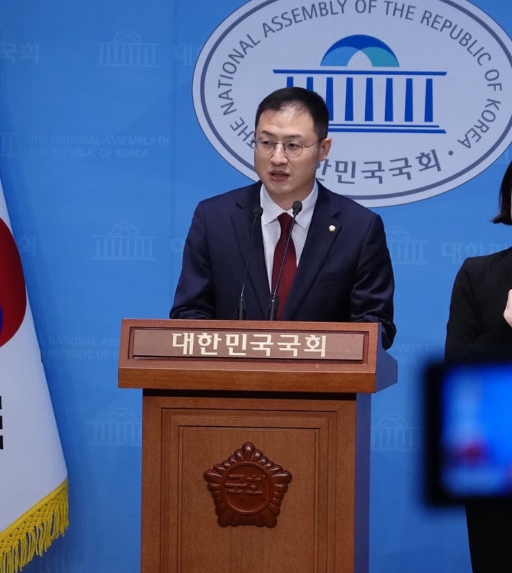 김상욱, <b>이재명</b> 지지선언…“진짜 보수가 선택한 <b>후보</b>는 <b>이재명</b>”