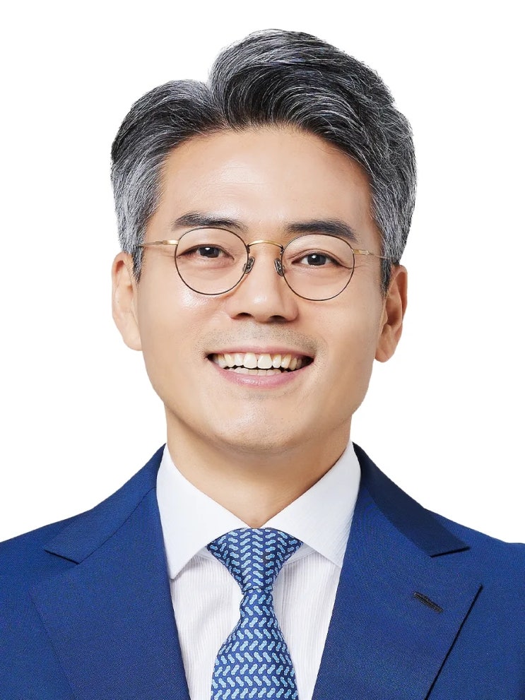 <b>지귀연 판사 접대 의혹</b> 제기한 김기표 의원은 누구? (프로필 고향)