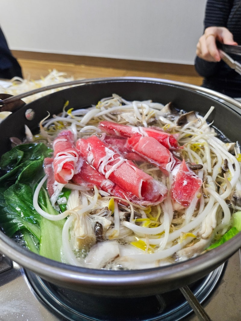 RIIZE ウォンビンおすすめの蔚山地元グルメ 凡西邑「青鶴洞カルグクス」レビュー