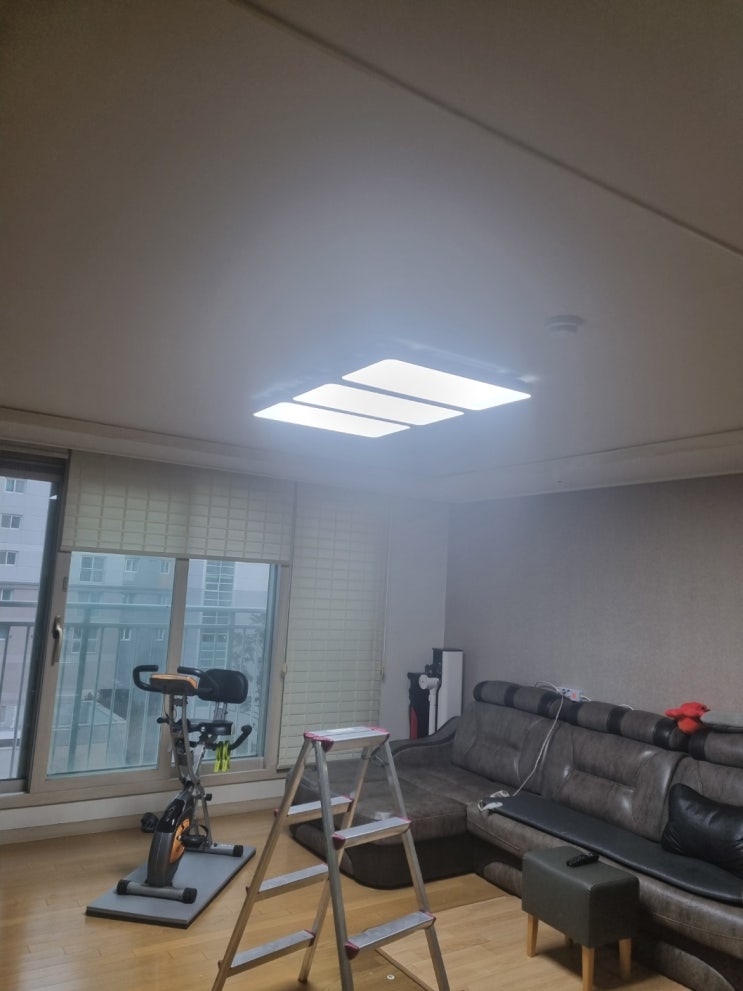  진주 혁신 코오롱 하늘채 아파트 거실 주방 방 LED 시스템 조명 교체 ( 설치 )