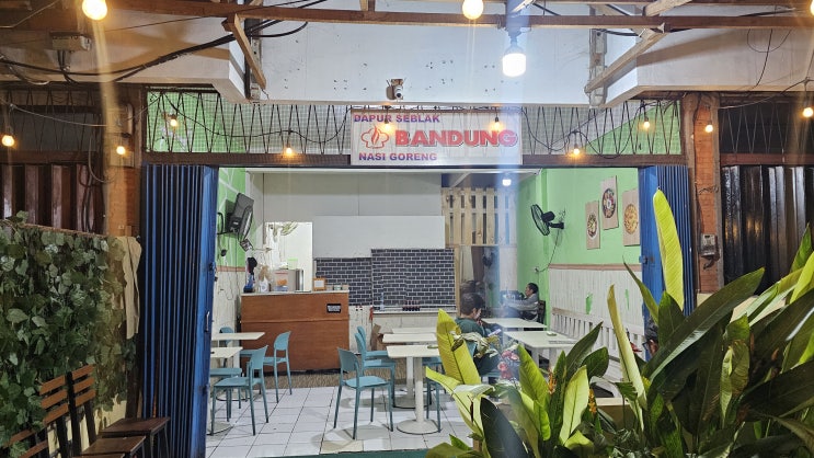  발리 공항 근처 반둥스타일 와룽 nASI GORENG BANDUNG