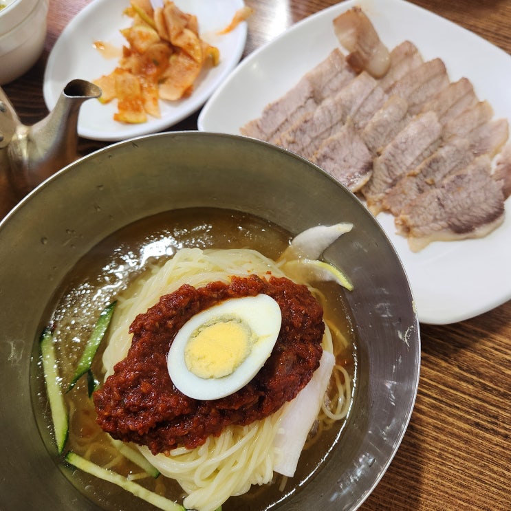  김해 대청동 시원한 밀면과 항정수육이 맛있는 사계절 맛집 '젤미가야밀면'