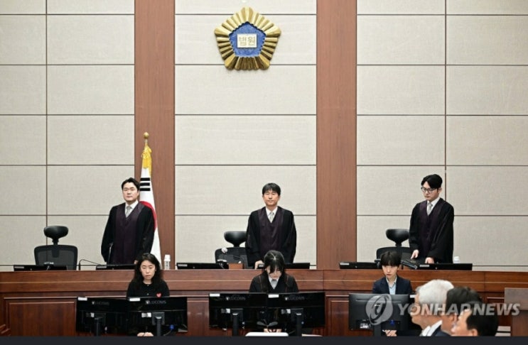 중앙지법, <b>지귀연</b> 판사 ‘<b>접대 의혹</b>’에 “진위 확인 안 돼... 