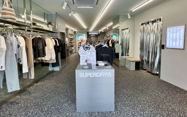  폰드그룹(PONDGROUP), 슈퍼드라이(SUPERDRY) 북촌점 오픈