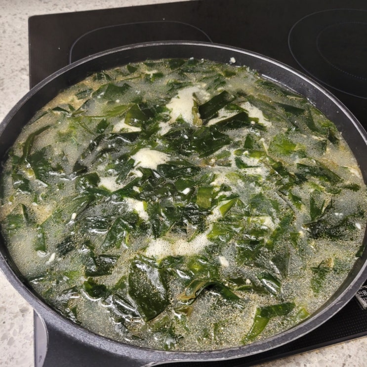 주말저녁메뉴 간단한사골미역국 끓이기 저녁식사준비