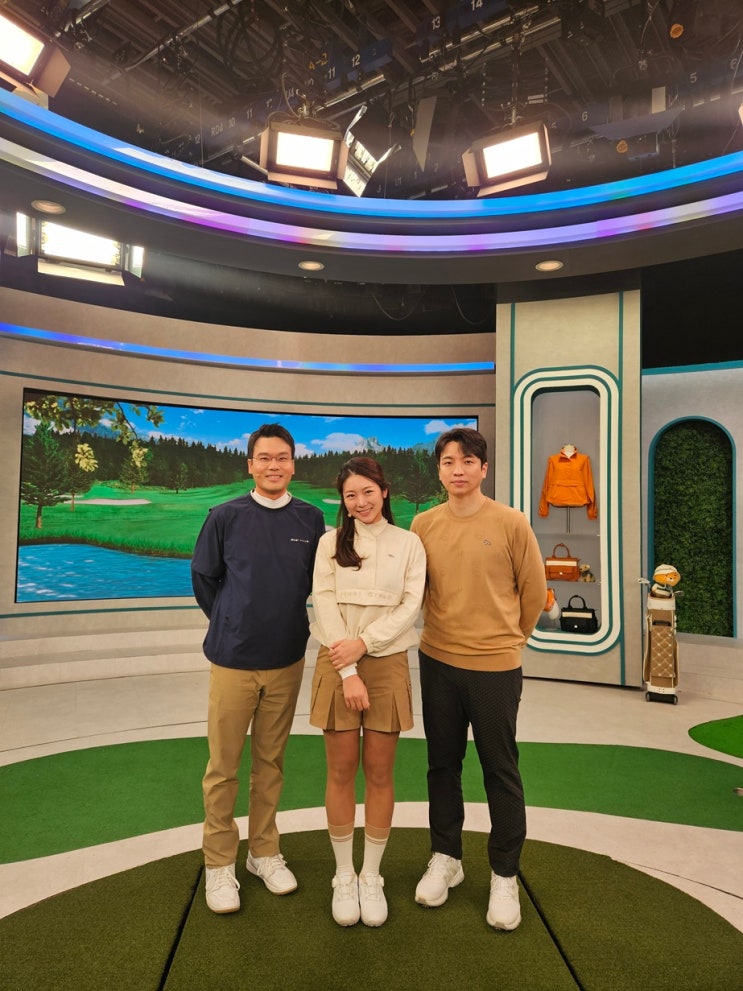  안소현 프로가 착용한 힐크릭 여성 골프웨어와 남자 골프티셔츠