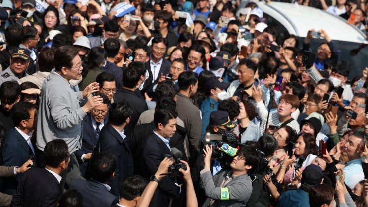독천낙지거리 ‘들썩’…<b>이재명 후보</b> 방문에 ‘어대명’ 열기