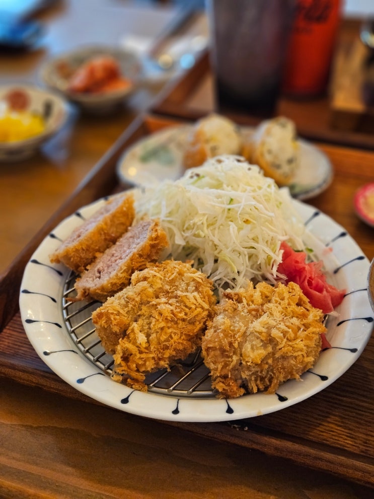  암사역 맛집 이토야, 정성 가득한 장인의 맛 치즈 함박스테이크 카레 히레카츠(돈가스) 후기