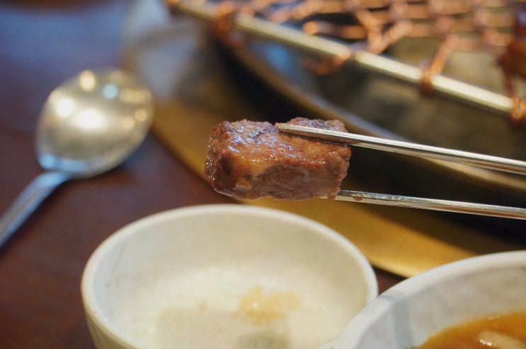  [맛집리뷰] 마장동한우촌, 구리시한우맛집의 정갈한 기본찬과 최상급 한우로 유명
