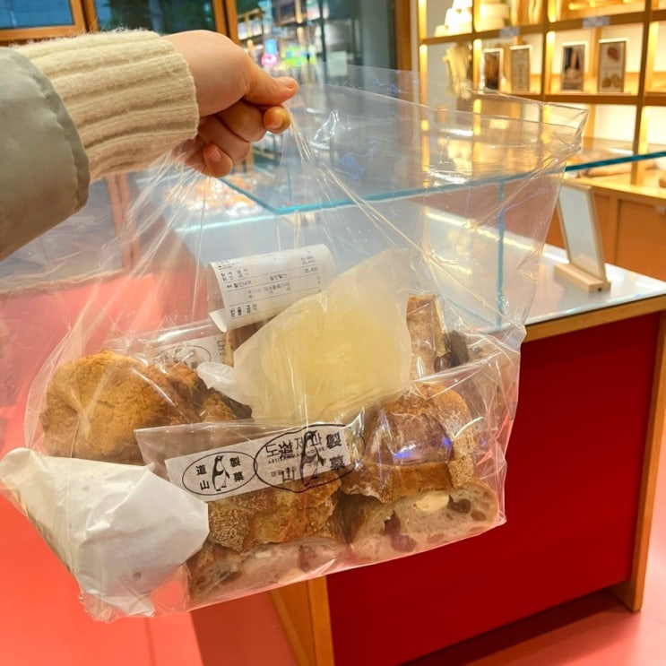 서울 독산역카페 독산동빵집 "도산제과" 소금빵 치아바타맛집
