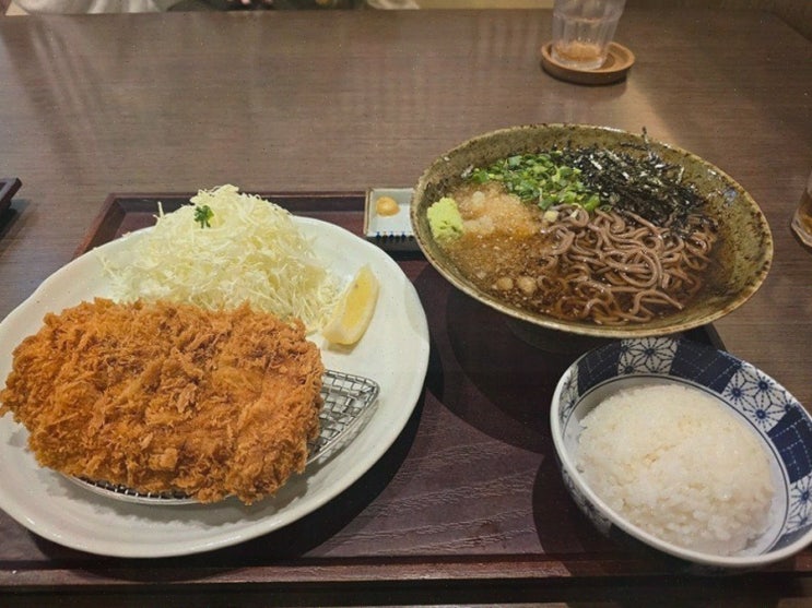  [호시카츠 롯데몰 김포공항점] 바삭한 정식 돈까스, 일본식의 진수