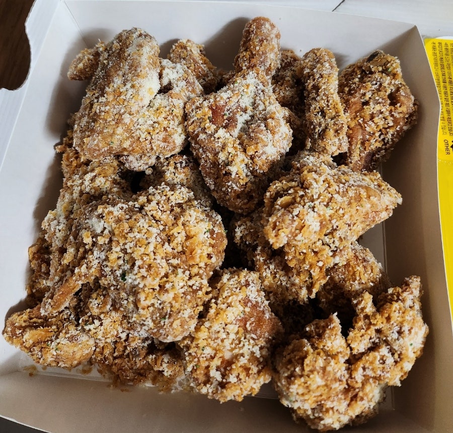 네네치킨 백령점 사진 5