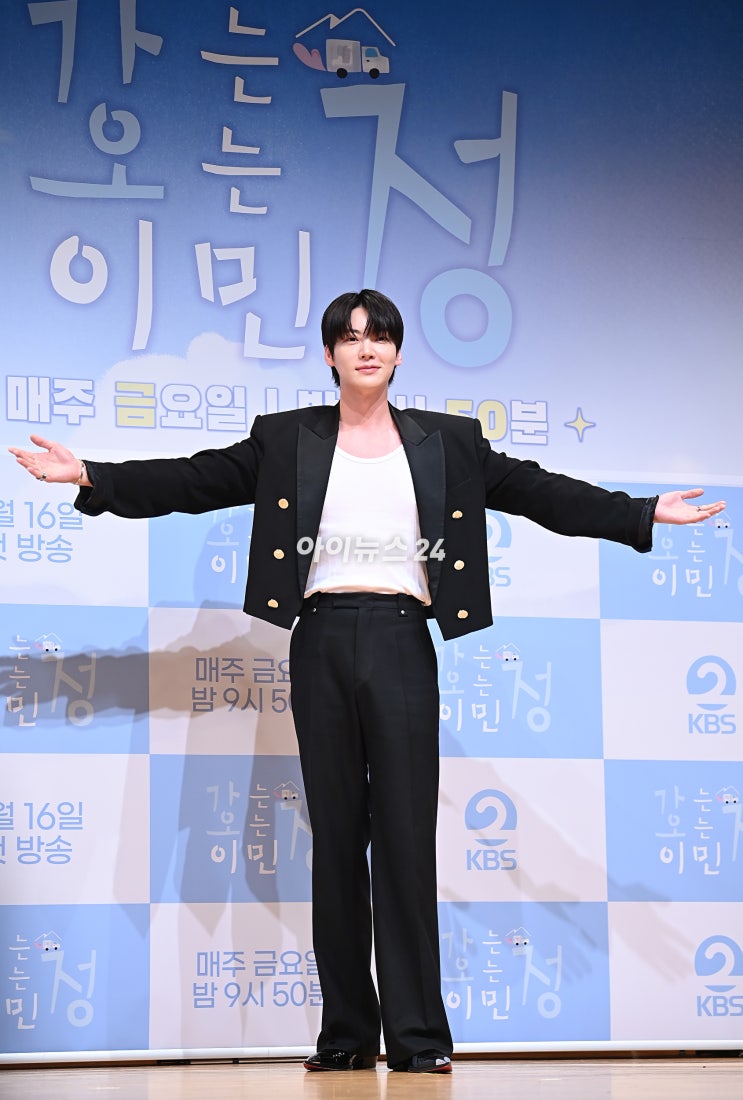 [<b>안재현</b>] <b>가오정</b> 맏형의 훈훈한 외모 (2025. 05. 16)