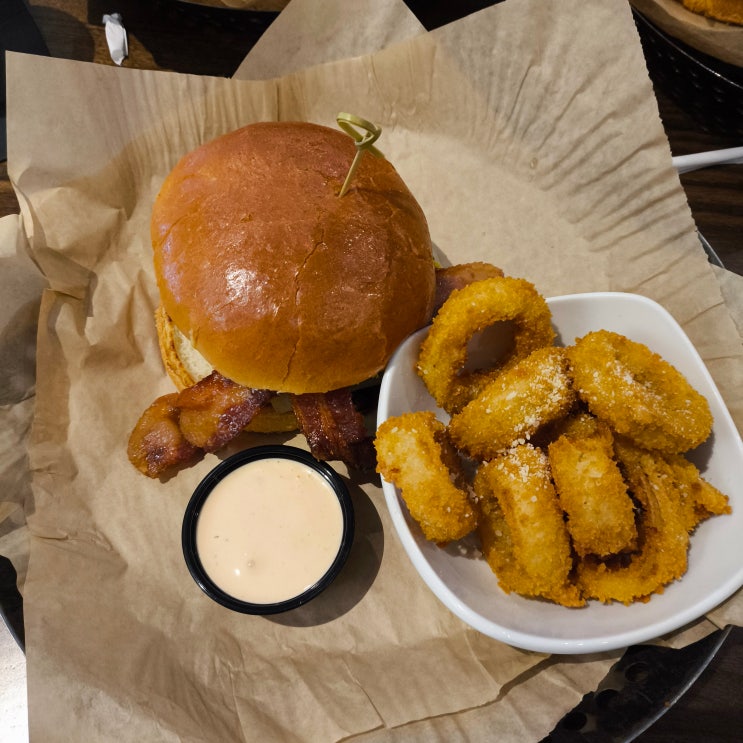  [미국 여행] 노스캐롤라이나 맛집 Winston-Salem 수제버거 추천 – Cin Cin Burger Bar 방문 후기