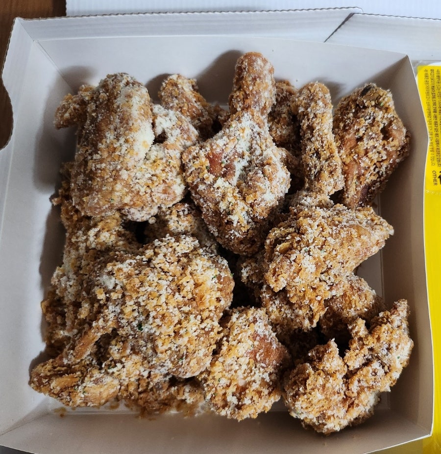 네네치킨 백령점 사진 6