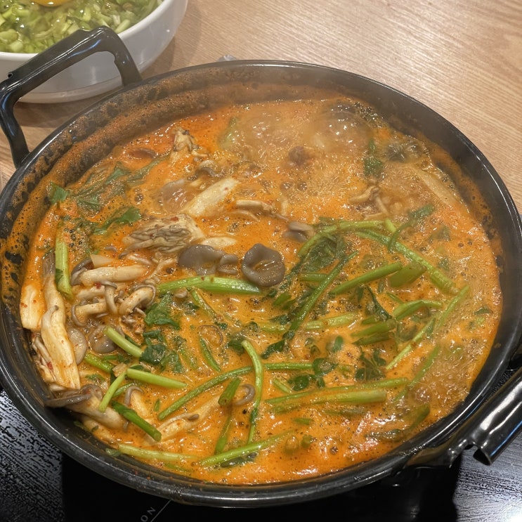  천안 성성동 맛집 등촌샤브칼국수 비오는날 메뉴추천 야채 푸짐한 샤브샤브 식당