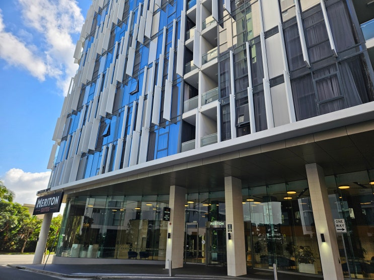  시드니 마스콧 호텔 메리톤 스위트 마스코트 센트럴 Meriton Suites Mascot Central King suite 어메니티 얼리체크인