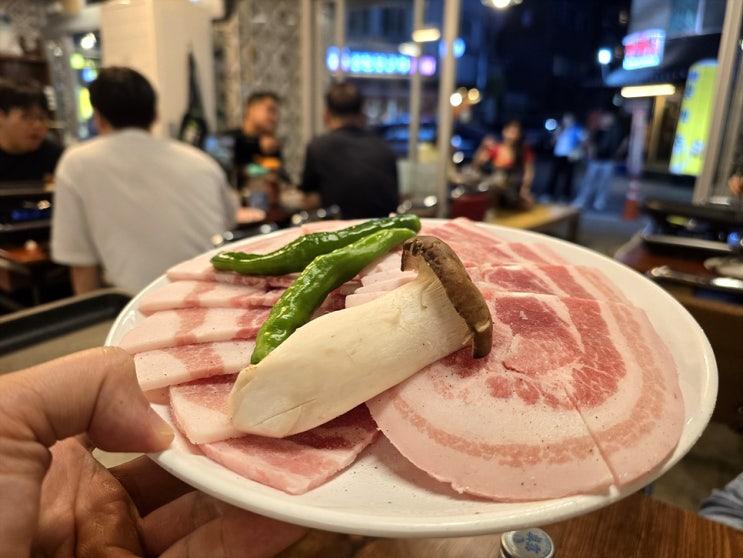  월평동 복고풍 프리미엄 냉삼겹 맛집, 회식장소 추천 행운 삼겹살