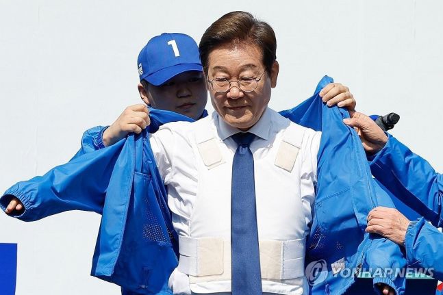 이재명 대선후보 유세장에 방탄유리 등장 예고…'<b>살해 협박글</b>... 