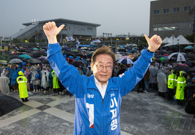 이재명 "가짜 성장 극복하고, 경제 대도약으로 진짜 성장의 시대 열겠다" 이재명 "가짜 성장 극복하고, 경제 대도약으로 진짜 성장의 시대 열겠다"