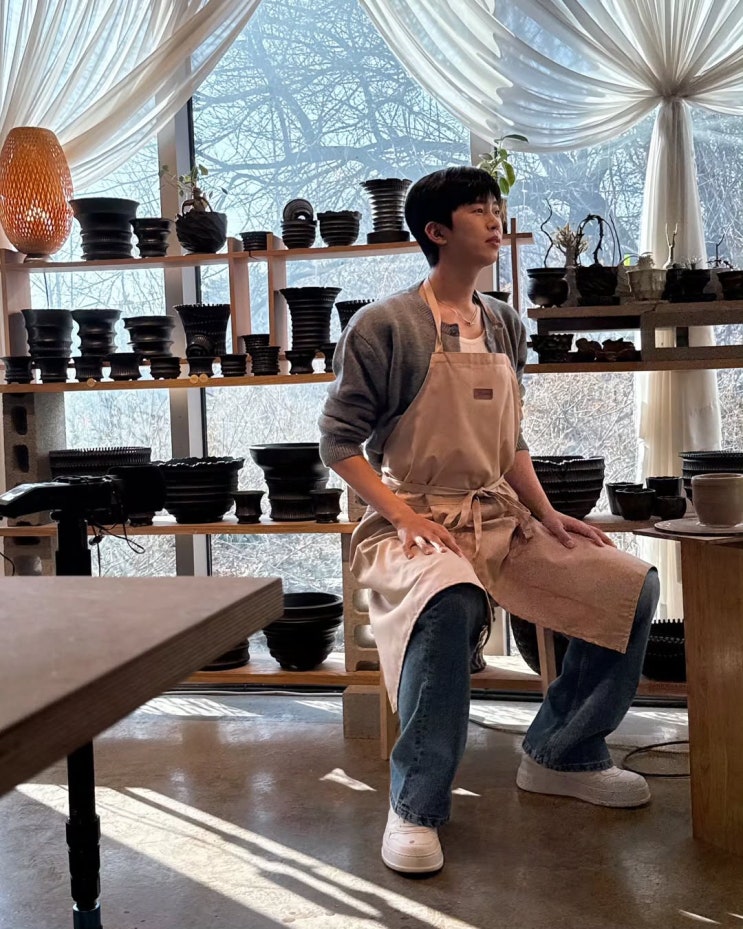  인스타와 유튜브에 올라온 깔끔한 꾸안꾸 남친룩의 정석을 보여준 임영웅 패션 살펴보기