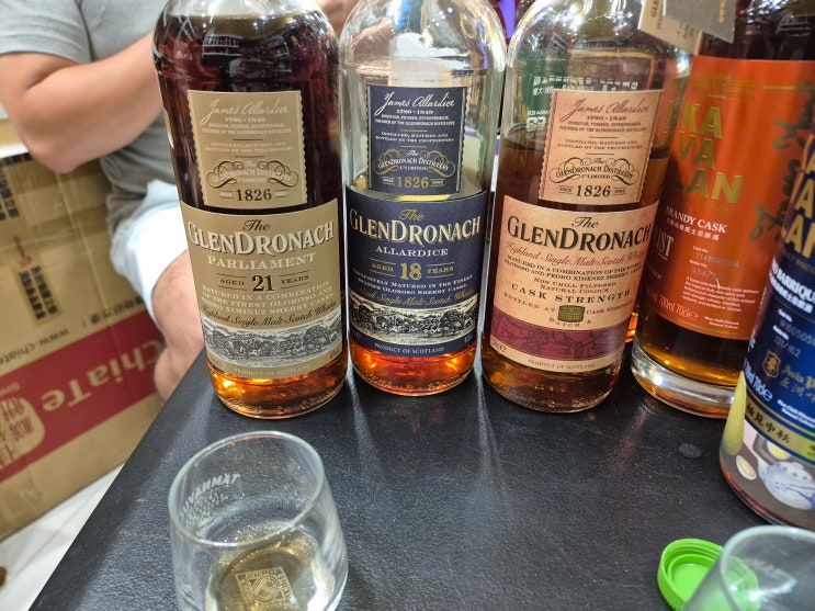  글렌드로낙 18 VS 21, 빌리VS레이첼, 특정병입이 고민이라면 (glendronach)