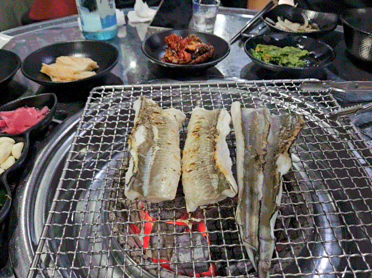  부산 당감동 덕이네서 장어굽자 - 장어, 소갈비를 동시에먹고 힘내자!