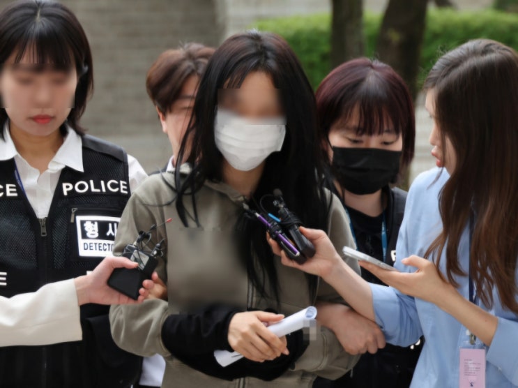 '<b>손흥민 협박녀</b>' 얼굴 노출에 <b>인권</b> 침해 엉뚱한 <b>논란</b>, 파장 확산... 